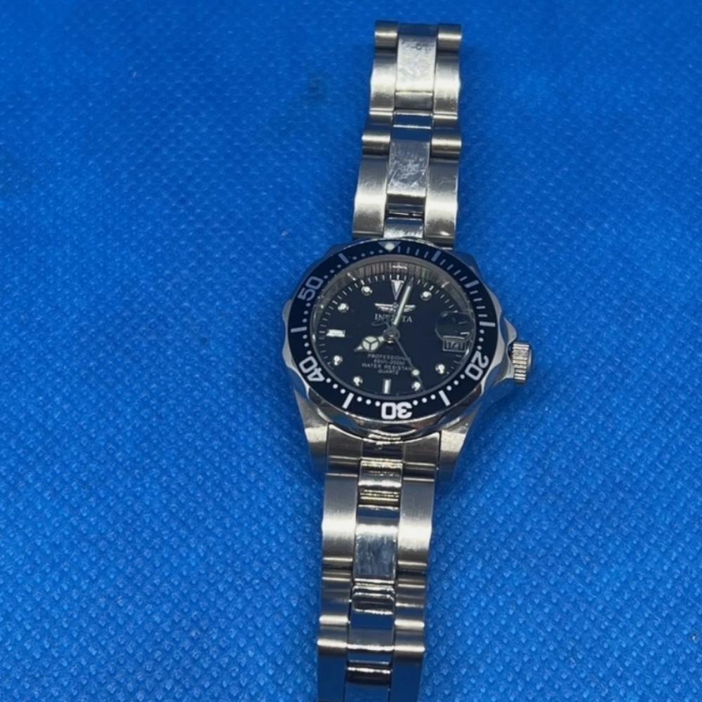 Invicta Pro Diver 8939a Quartz 200M Stainless Steel Watch